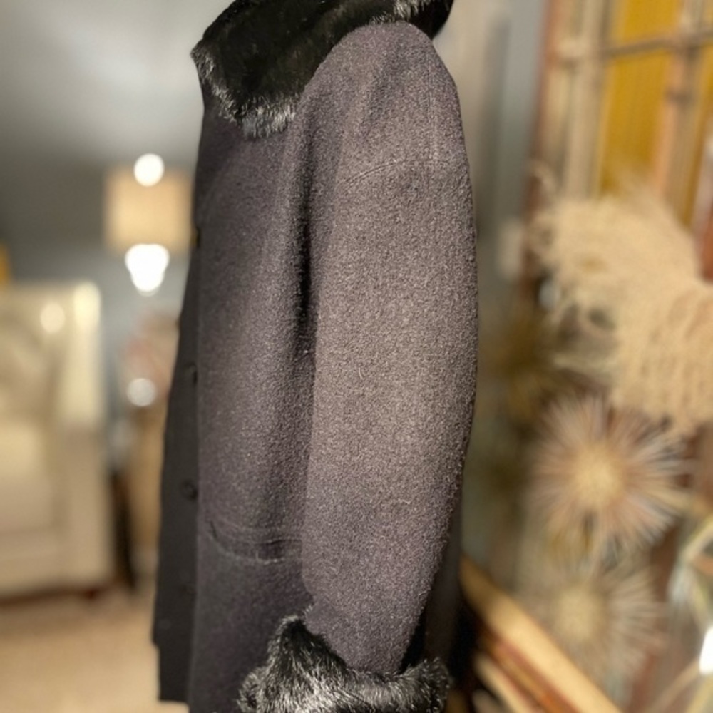 HILARY RADLEY virgin wool coat w/removable inner lining w/ fur collar & cuffs.